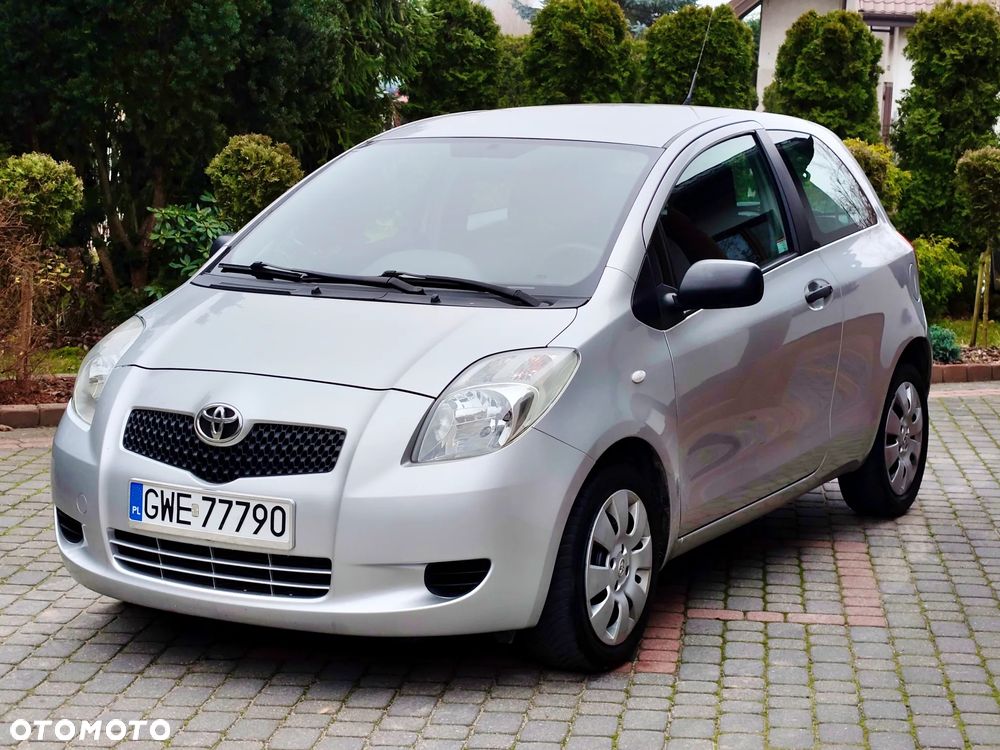 Toyota Yaris 1.3 Luna A/C - 3