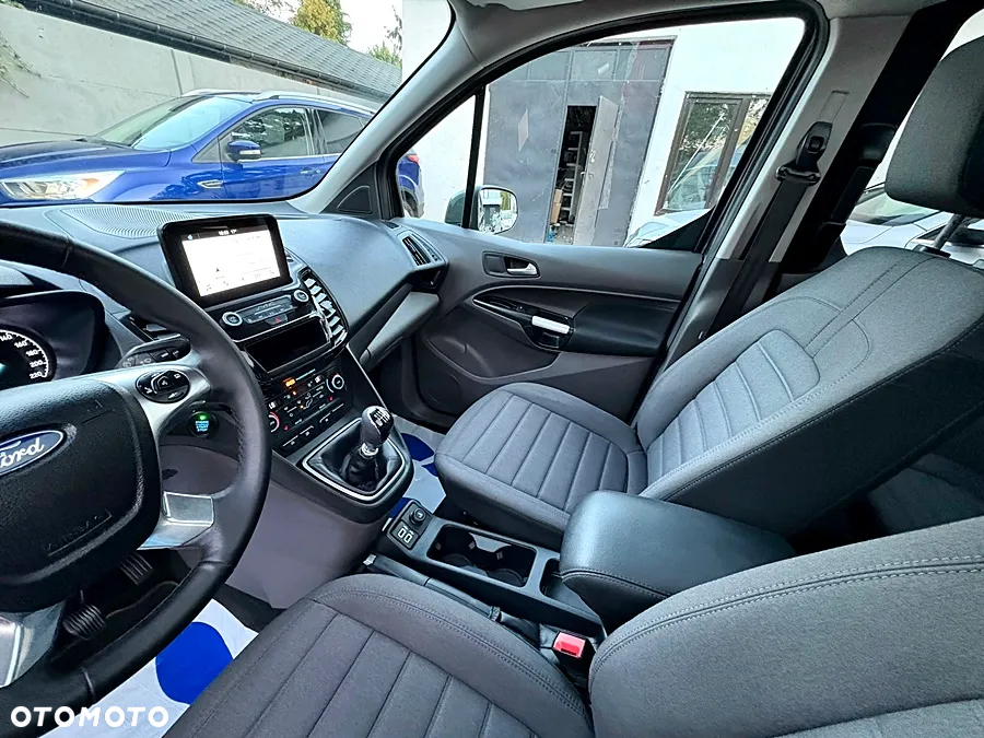 Ford Tourneo Connect Grand - 14