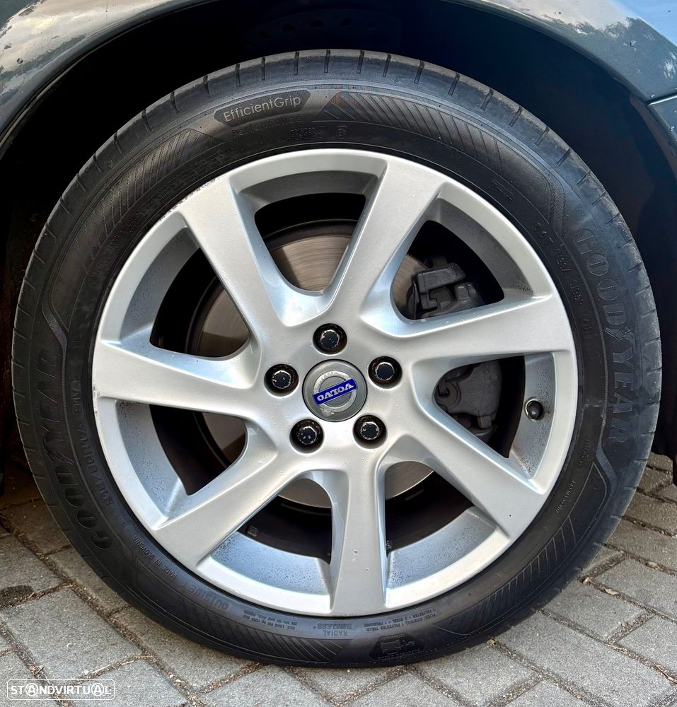 Volvo V60 2.0 D4 Momentum Geartronic - 11