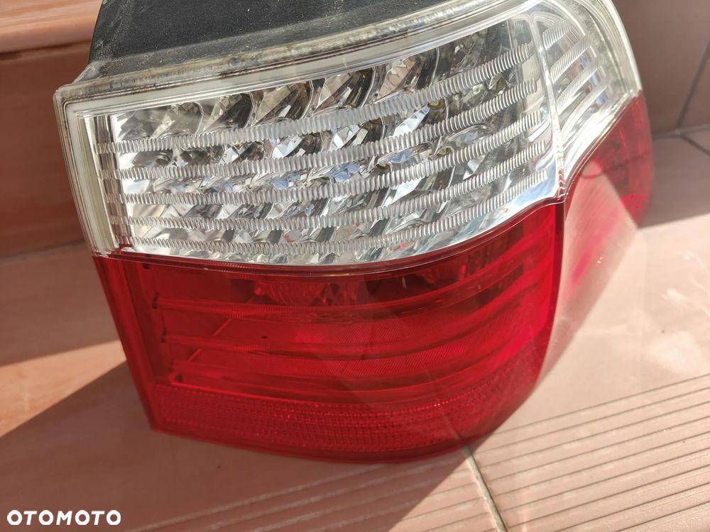 BMW E61 Lift Lci 5 kombi Lampa Tylna W Błotnik Prawa Polift Igła - 5