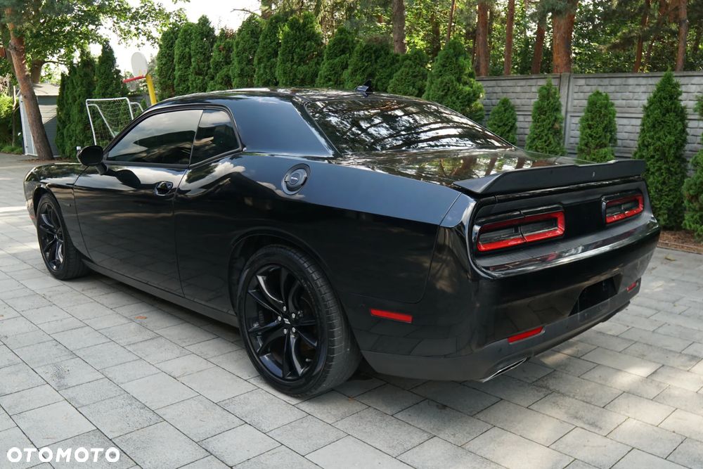 Dodge Challenger - 5