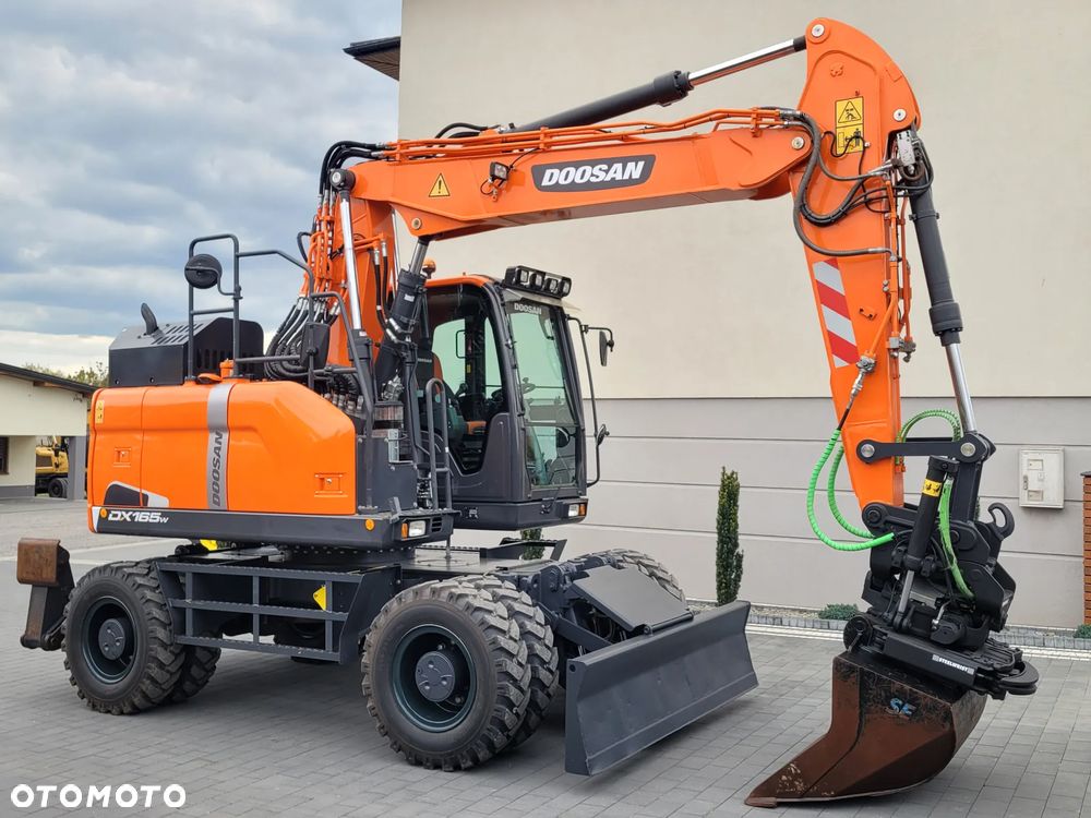 Doosan DX-165W / ROTOTILT ze szczypcami / COMPACT /