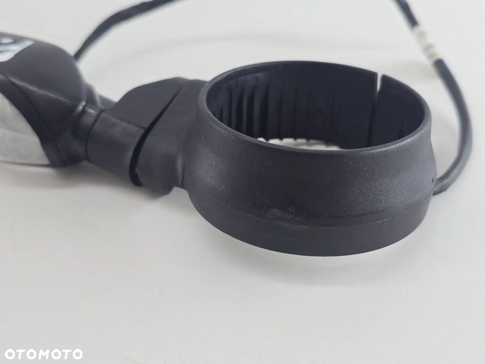 MIGACZ KIERUNKOWSKAZ PRAWY PRZOD  TRIUMPH SCRAMBLER 400 SPEED - 4