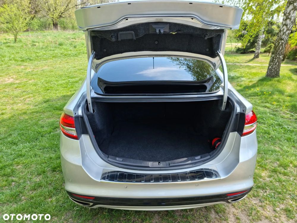 Ford Fusion - 18
