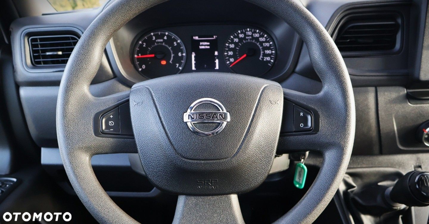 Nissan NV400 - 13