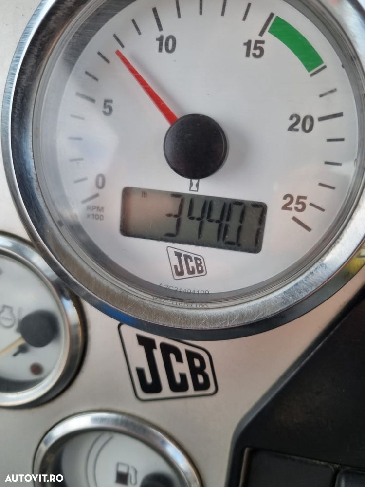 JCB 3CX - 9