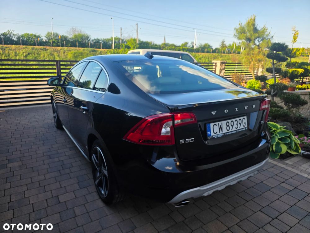 Volvo S60 D3 R-Design - 21