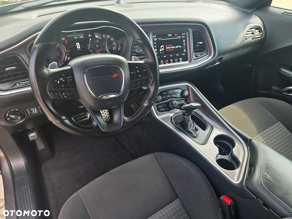 Dodge Challenger 5.7 R/T - 26