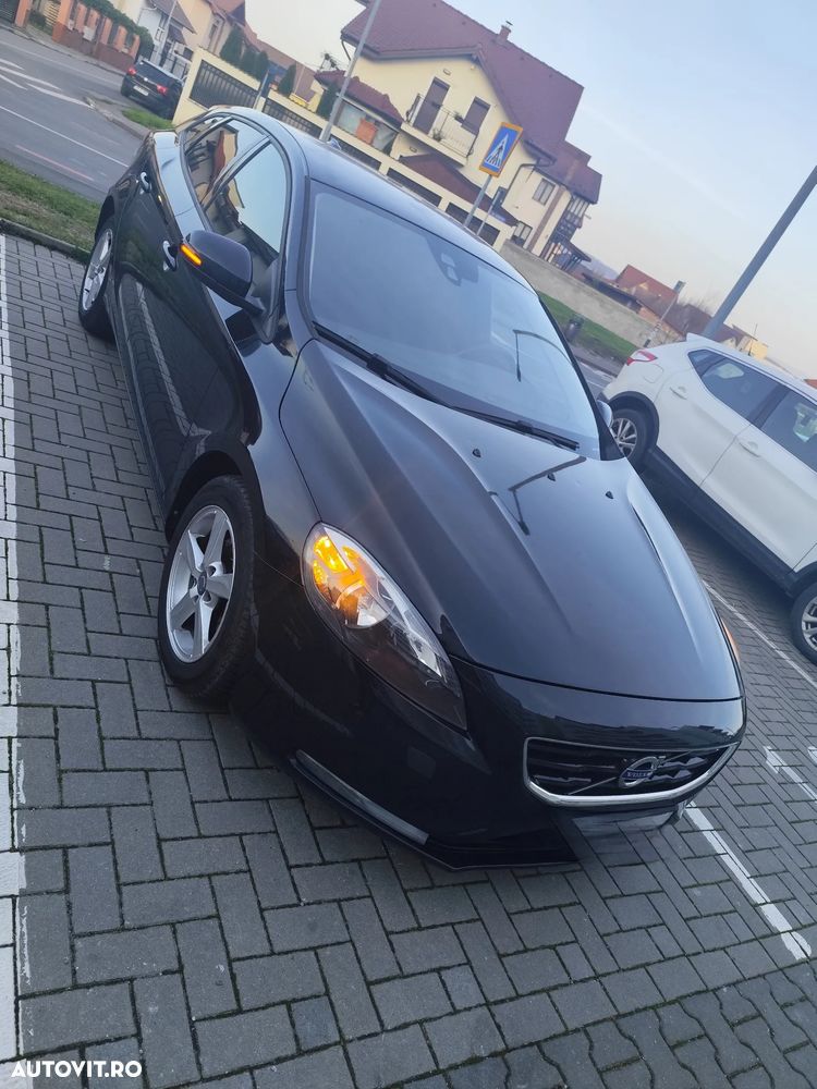 Volvo V40 D2 Momentum - 1