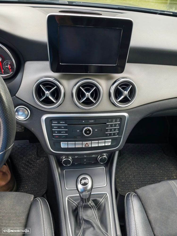 Mercedes-Benz GLA 180 - 5