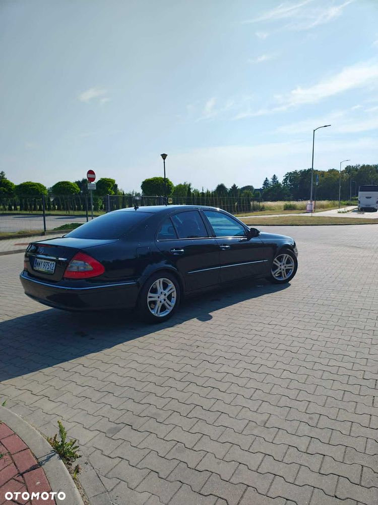 Mercedes-Benz E-Class 2009 photo 3