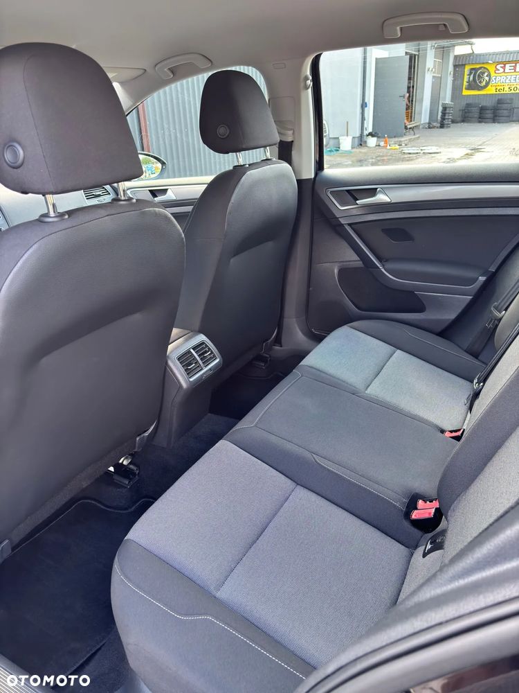 Volkswagen Golf 1.6 TDI DPF BlueMotion Technology Team - 21