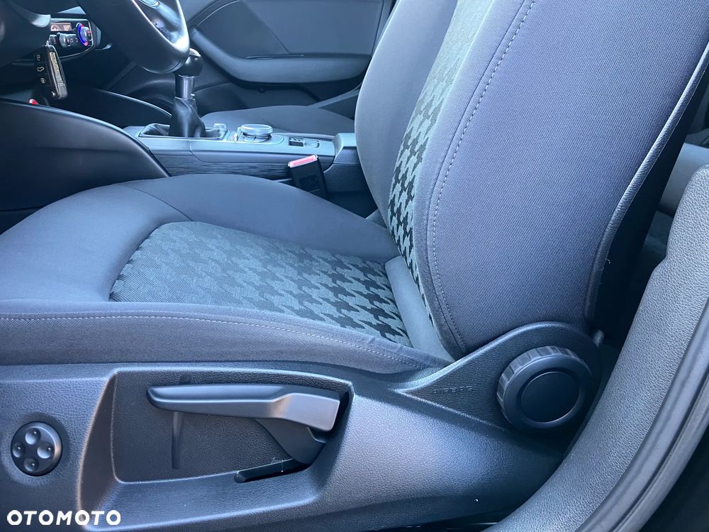 Audi A3 Sportback 2.0 TDI S line Sportpaket - 18