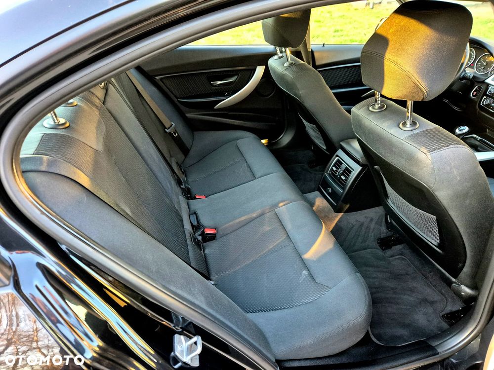 BMW Seria 3 316d - 30