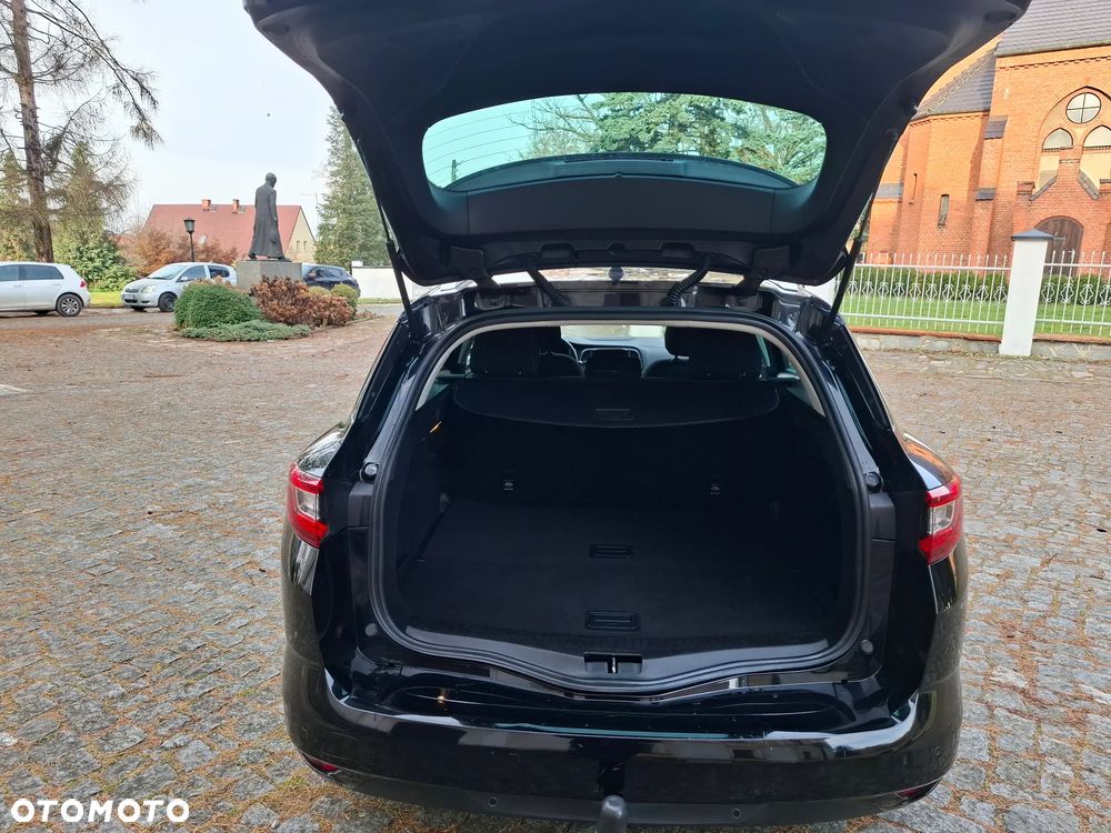 Renault Megane TCe 140 GPF LIMITED - 11