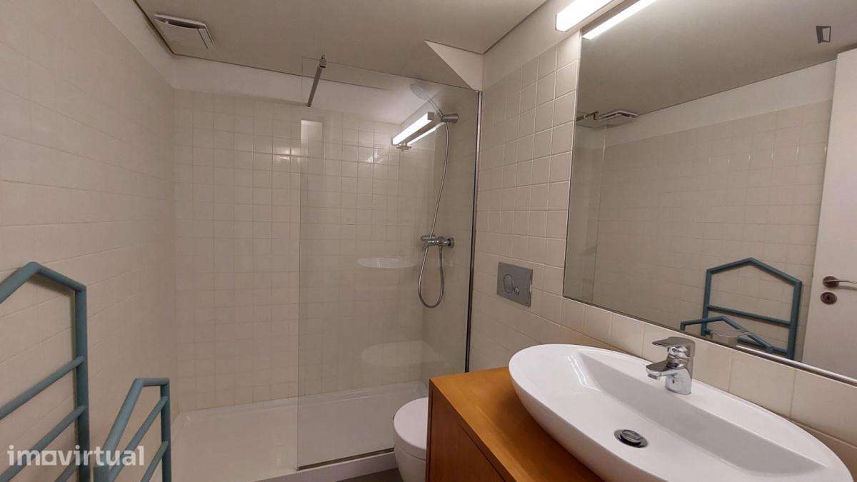 Apartamento com 2 quartos - localizado em Miragaia Porto - Grande imagem: 4/29