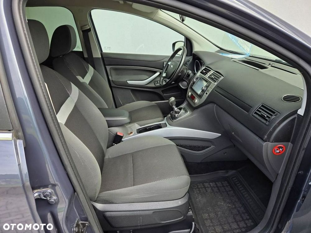 Ford Kuga - 11