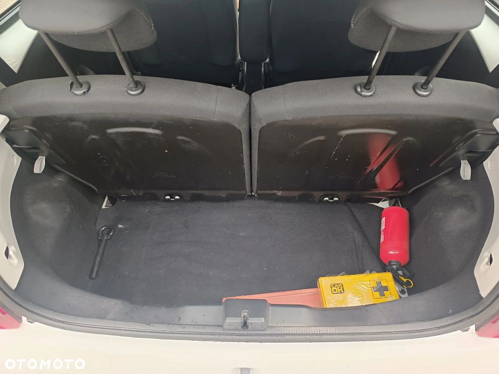 Peugeot 108 - 12