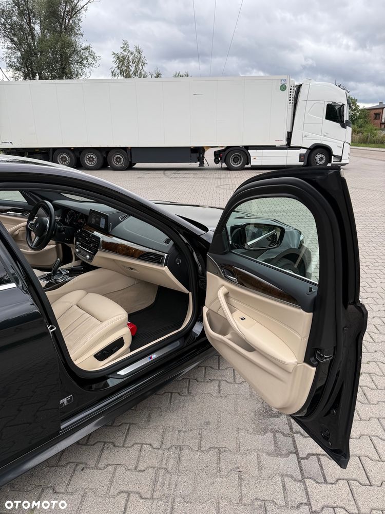 BMW Seria 5 530i xDrive M Sport sport - 17