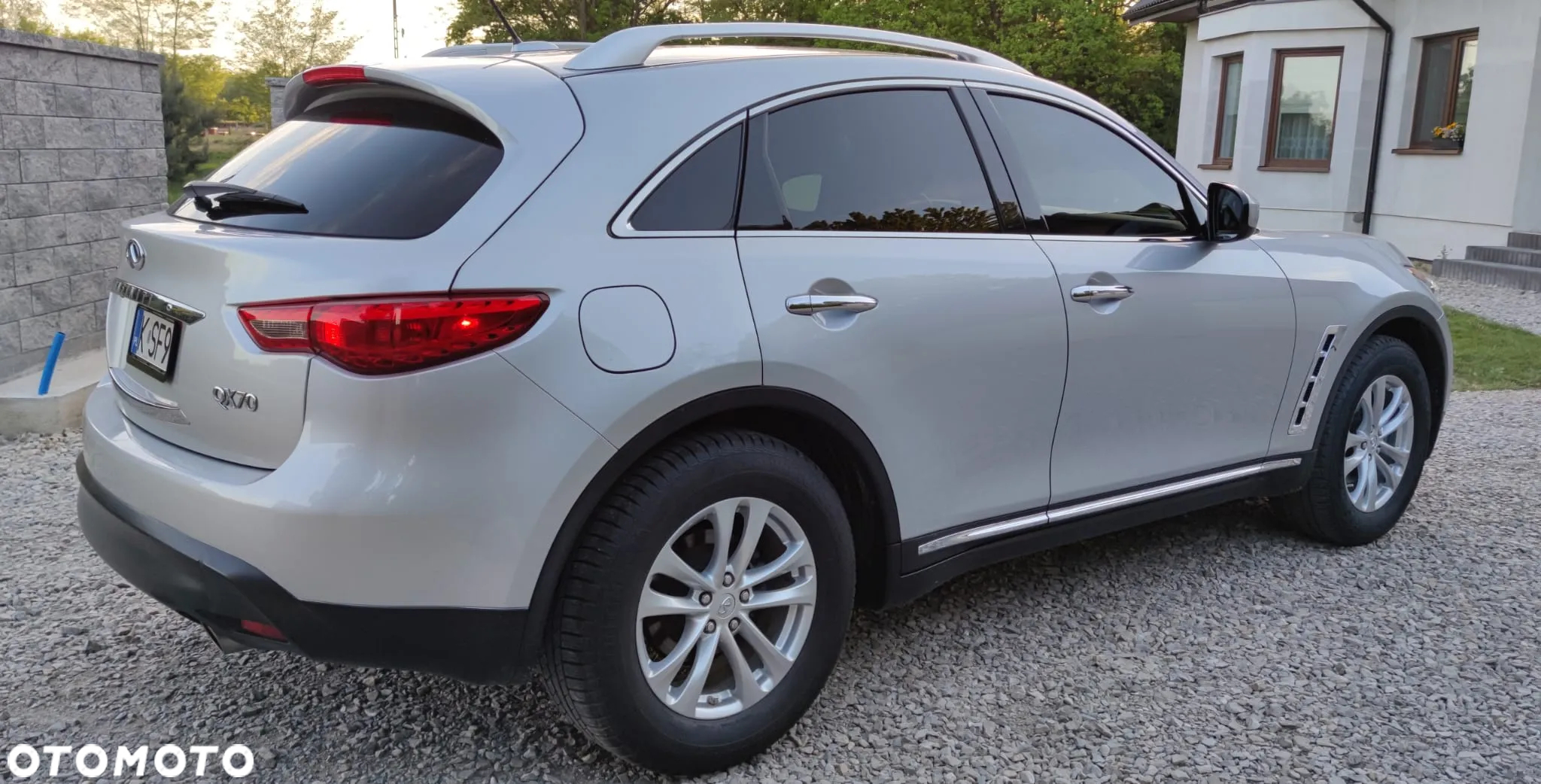 Infiniti QX70 3.7 GT - 3