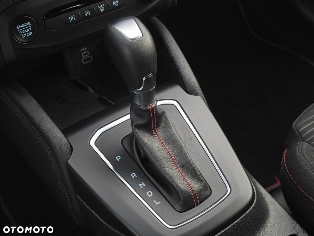 Ford Focus 1.0 EcoBoost mHEV ST-Line X - 26