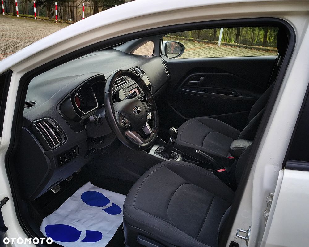 Kia Rio - 17