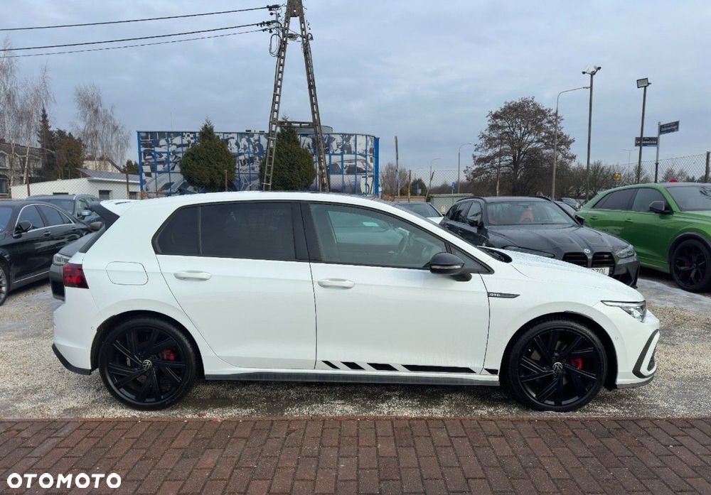 Volkswagen Golf - 8