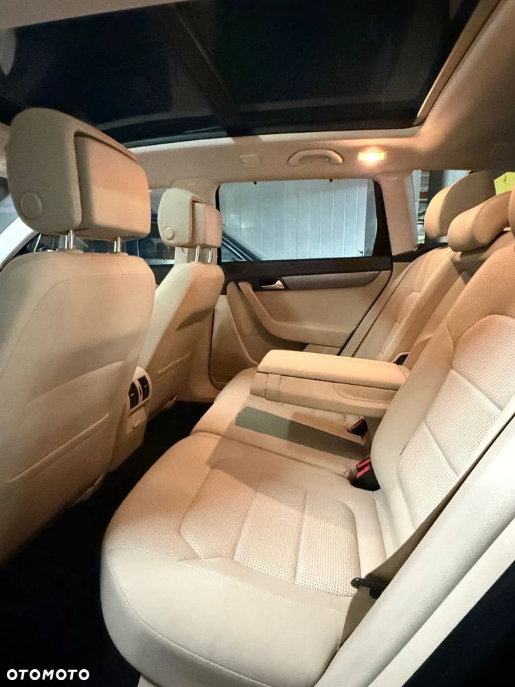 Volkswagen Passat Variant 2.0 TDI DSG BlueMotion Technology Highline - 18