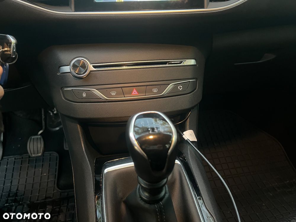 Peugeot 308 1.5 BlueHDi Active Pack Business S&S - 32