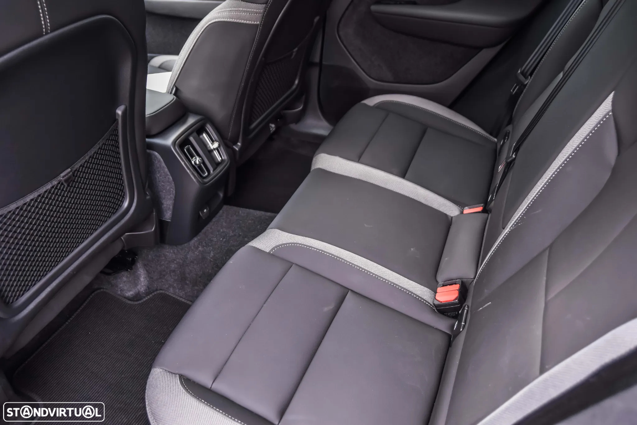 Volvo C40 Recharge Extended Range Plus - 21