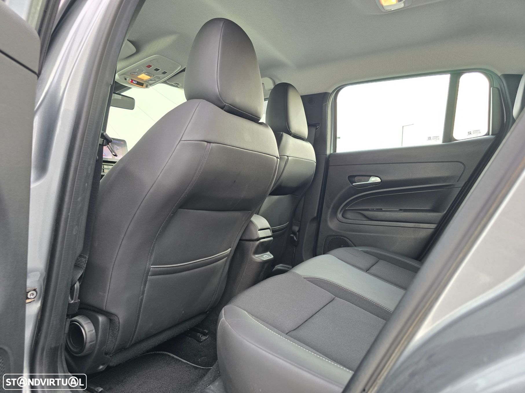 Jeep Avenger 1.2 GSE T3 Altitude - 37