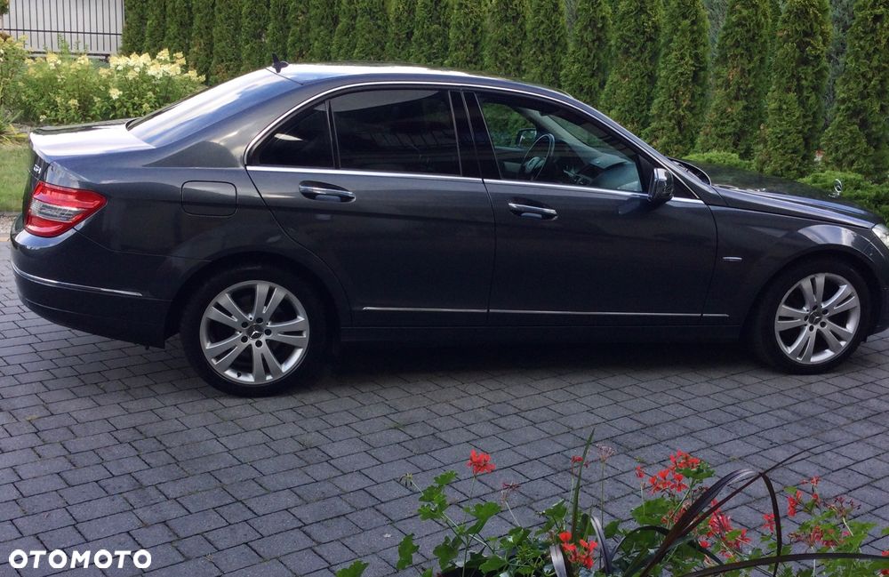 Mercedes-Benz Klasa C 250 CGI BlueEff Avantgarde - 10