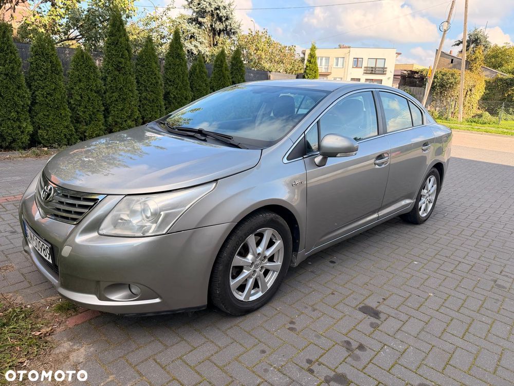 Toyota Avensis - 1