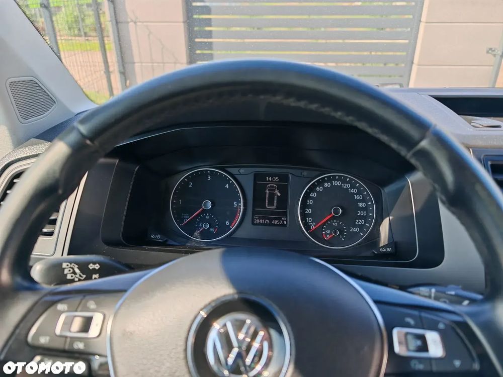 Volkswagen Transporter - 8