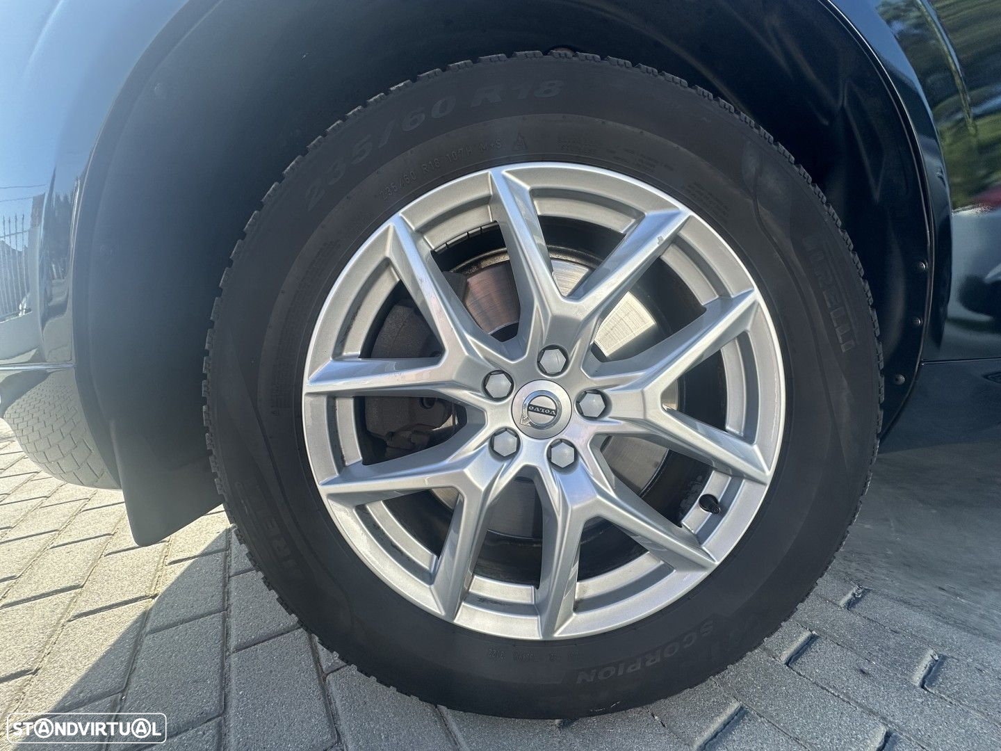 Volvo XC 60 T8 Twin Engine AWD Geartronic Momentum - 4