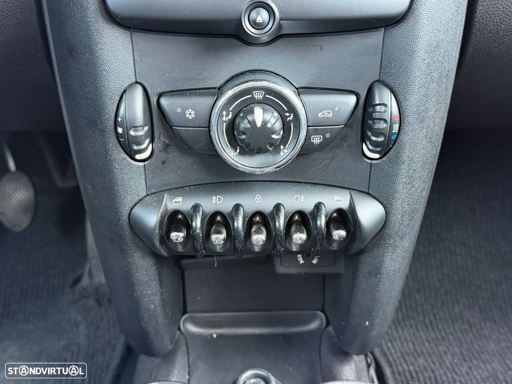 MINI 3 Portas One D - 11