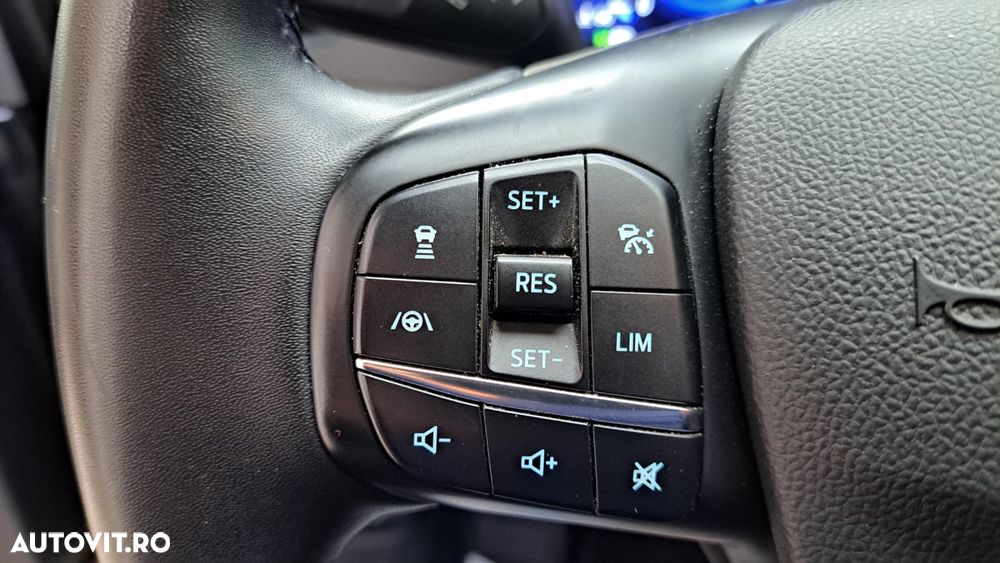 Ford Kuga 2.0 EcoBlue 4x4 Aut. TITANIUM X - 36