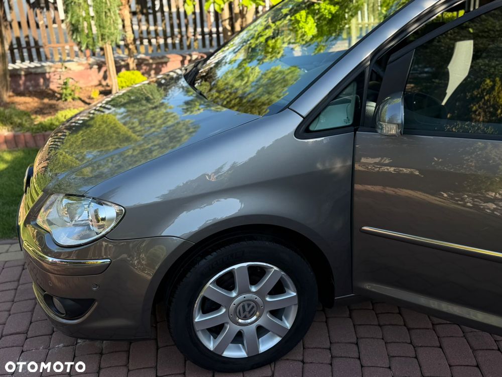 Volkswagen Touran 2.0 TDI DPF Highline - 4