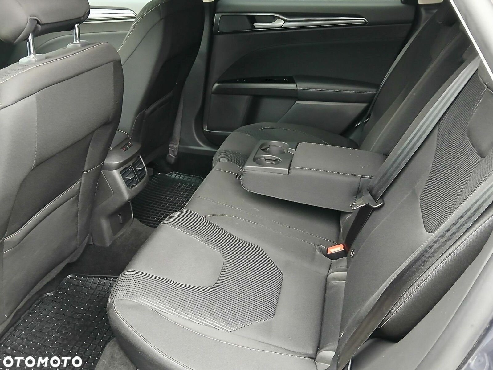 Ford Mondeo 2.0 Hybrid Titanium - 15