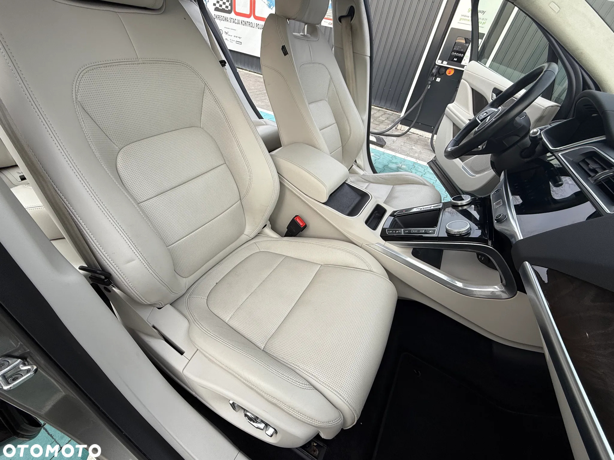Jaguar I-Pace EV400 AWD HSE - 12