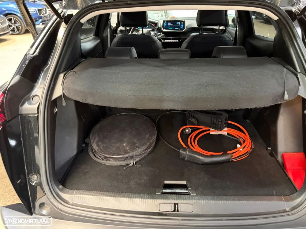 Peugeot e-2008 50 kWh Allure - 8