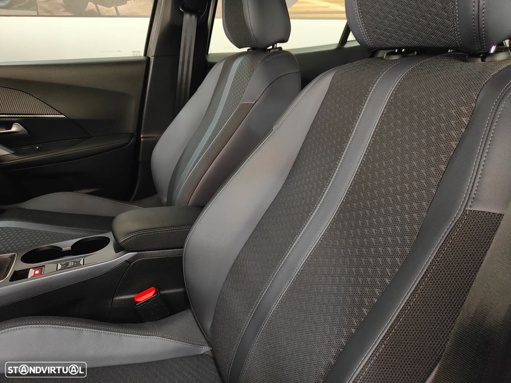 Peugeot 2008 1.2 PureTech Allure - 30