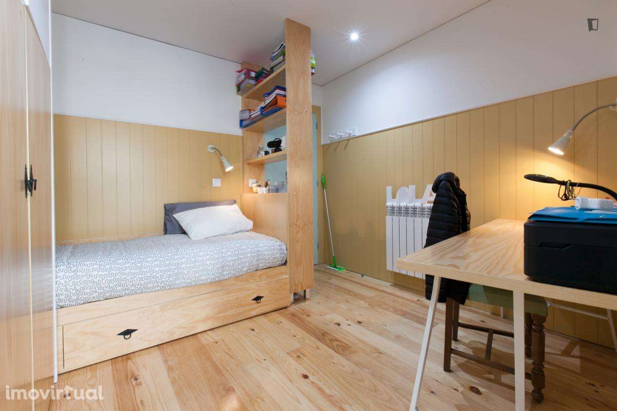 Quarto - localizado em Paranhos Porto - Grande imagem: 4/40