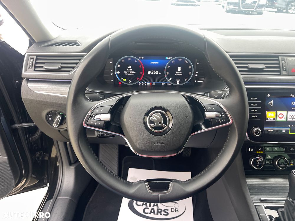 Skoda Superb 2.0 TDI DSG Premium Edition - 38