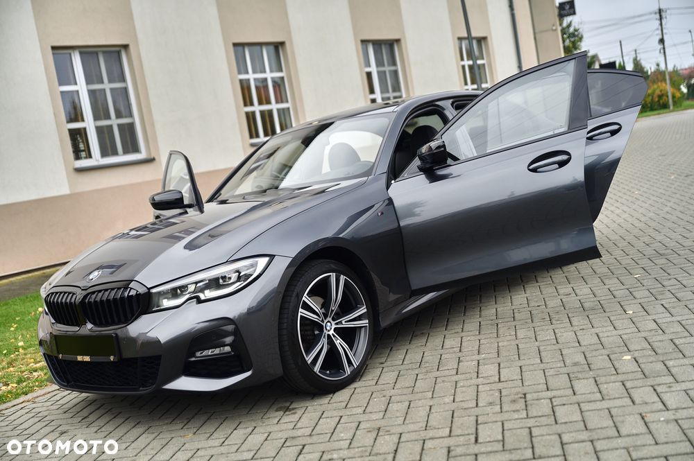 BMW Seria 3 320d xDrive M Sport Shadow - 23