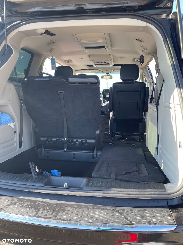 Chrysler Town & Country 3.6 Limited - 20