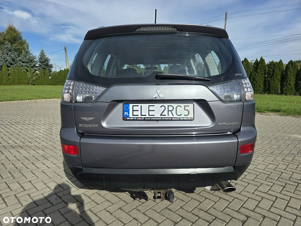 Mitsubishi Outlander - 10