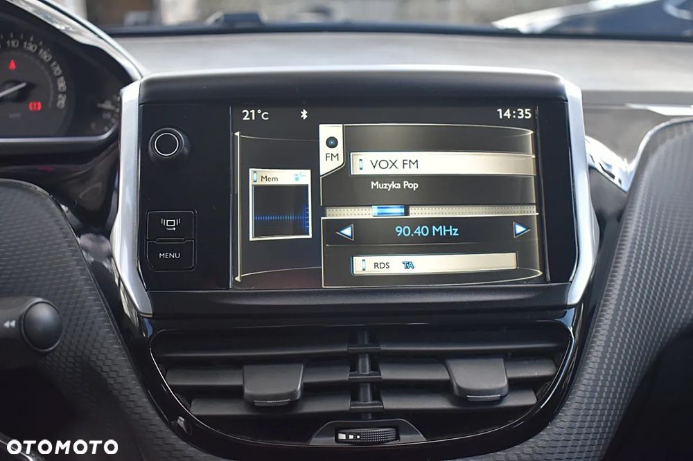 Peugeot 2008 1.6 e-HDi Allure S&S - 28