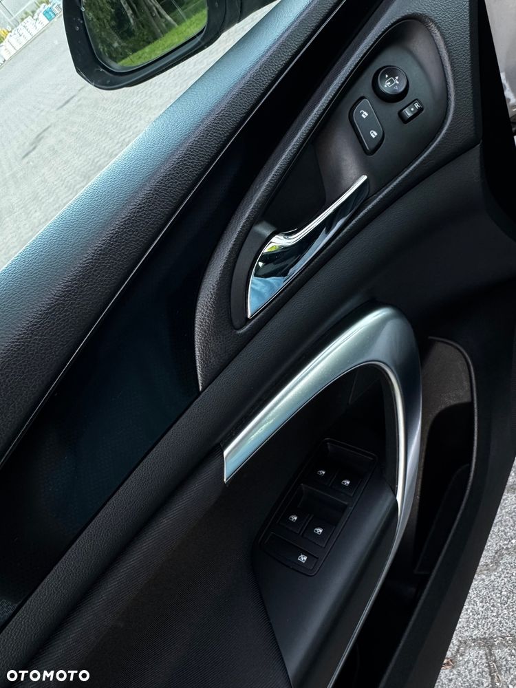 Opel Insignia - 16