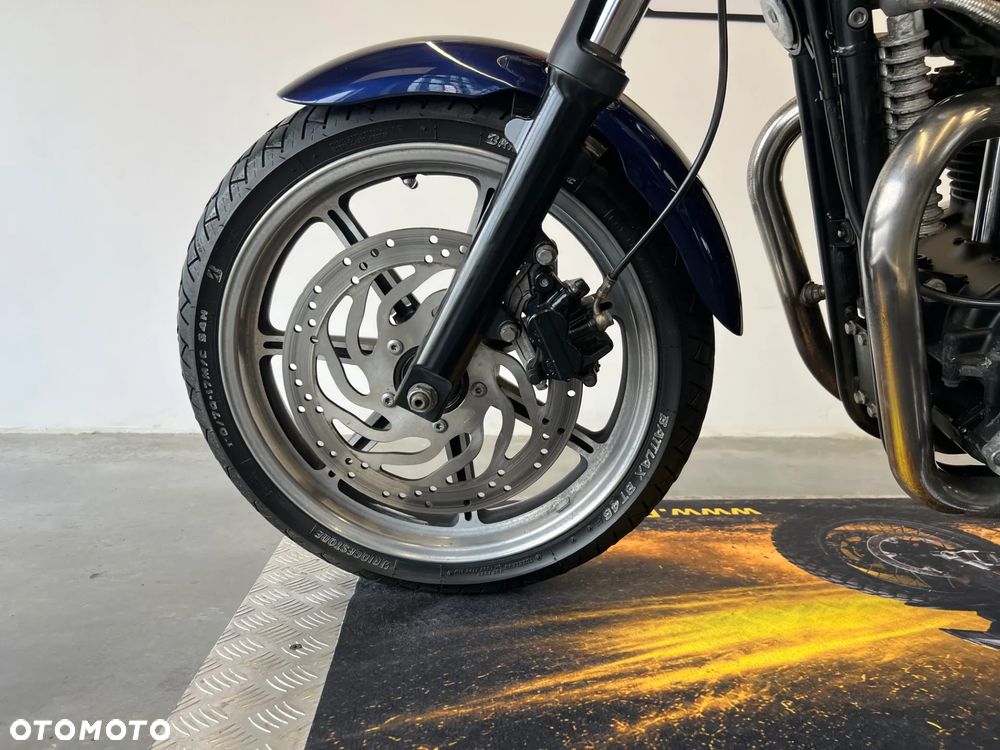 Triumph Bonneville - 14